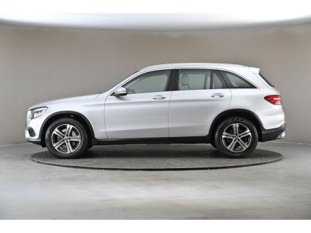 2017 Mercedes-Benz GLC Class 220 D 4MATIC *FULL BEIGE LEATHER* €29,890 thumbnail