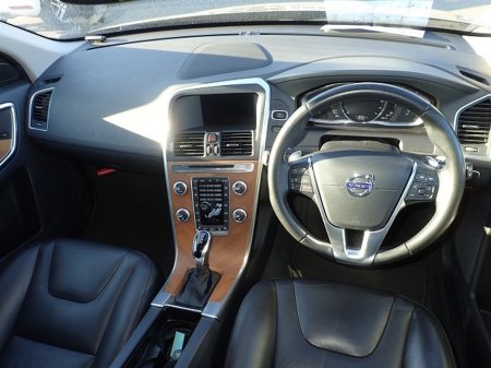 2017 Volvo XC60 - thumbnail 5