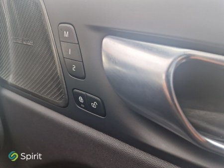 2025 Volvo XC60 - thumbnail 13