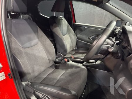 2024 Toyota Yaris - thumbnail 15