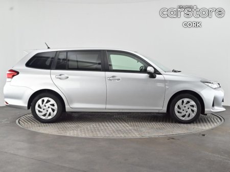 2018 Toyota Corolla - thumbnail 2