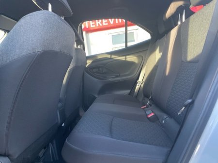 2022 Toyota Yaris Cross - thumbnail 7