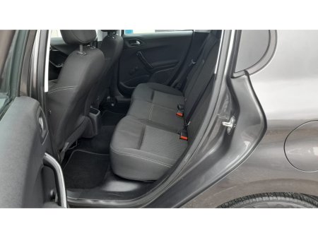2018 Peugeot 208 - thumbnail 11