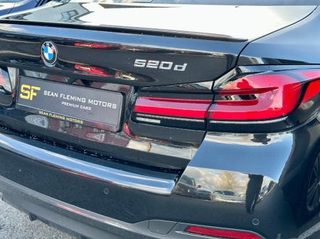 2022 BMW 5 Series - thumbnail 4