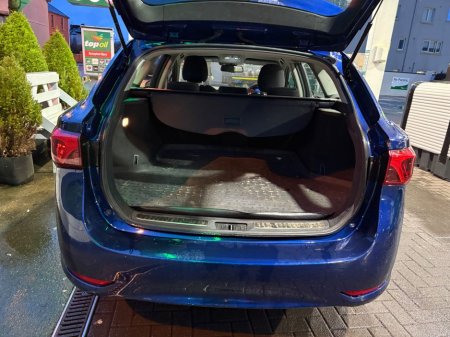 2017 Toyota Avensis 1 6 D4D Business Edition Estate €10,990 thumbnail