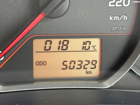 2012 Toyota Yaris - thumbnail 20