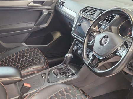 2021 Volkswagen Tiguan 2.0 TDI 150HP Comfortline DSG €34,950 thumbnail
