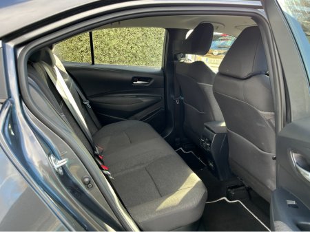 2024 Toyota Corolla SALOON LUNA HYBIRD AUTOMATIC 1.8 PETROL //REVERSE CAMERA// €27,950 thumbnail