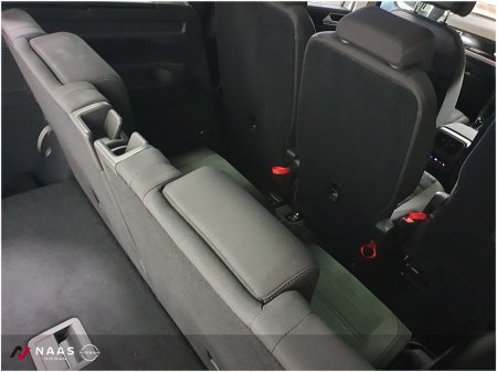 2021 Volkswagen Touran HIGHLINE 1.4 TSI (212) €30,945 thumbnail