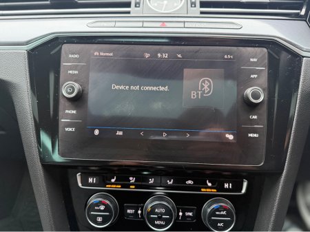 2018 Volkswagen Passat 2.0 TDI R-LINE AUTO*FULL SERVICE HISTORY* €21,995 thumbnail