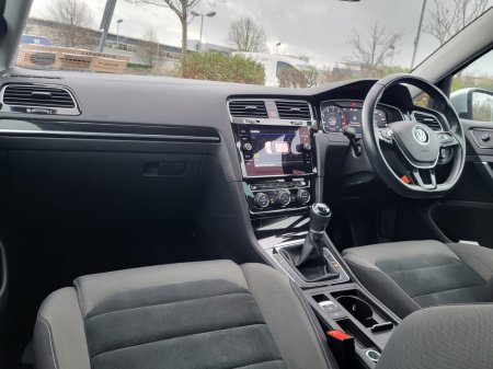 2018 Volkswagen Golf  €14,999 thumbnail