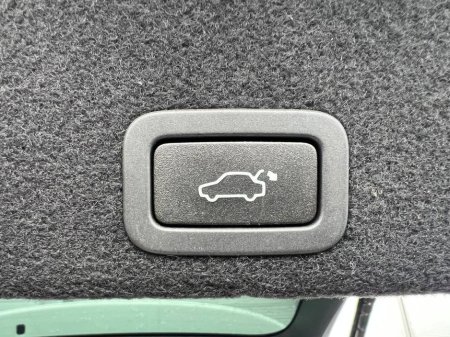 2017 Volvo XC60 D4 CLASSIC 2.0 D // OPENING PAN ROOF // LEATHER INTERIOR // DIGITAL CLUSTER €24,900 thumbnail