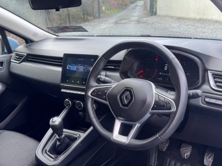 2022 Renault Clio - thumbnail 9