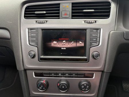 2016 Volkswagen Golf 1.2 TSI - IRISH CAR - SUNROOF €14,900 thumbnail