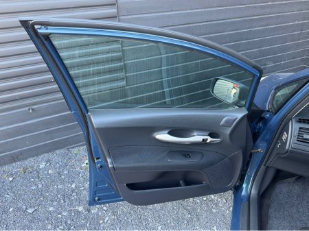 2008 Toyota Auris - thumbnail 18