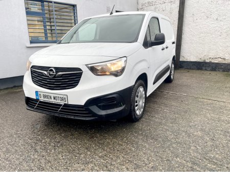 2022 Opel Combo L1H1 1.5 CDTI 100PS DIESEL 6SPEED MANUAL MY22 SWB €13,000 thumbnail