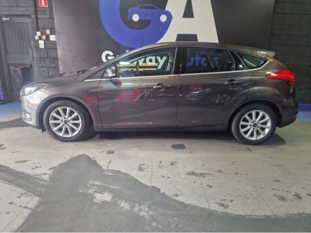 2015 Ford Focus - thumbnail 5