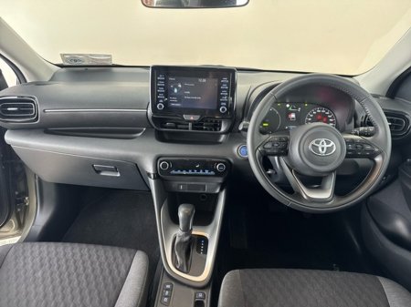 2022 Toyota Yaris HYBRID LUNA €22,950 thumbnail