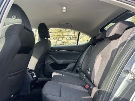 2022 Skoda Octavia - thumbnail 16