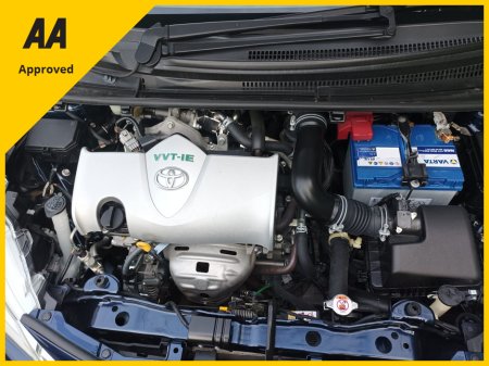 2020 Toyota Yaris - thumbnail 11