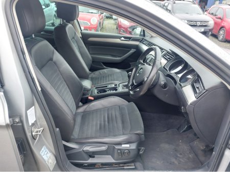 2016 Volkswagen Passat HIGHLINE 1.6 TDI MANUAL 6SPEED FWD 120HP 4DR €12,000