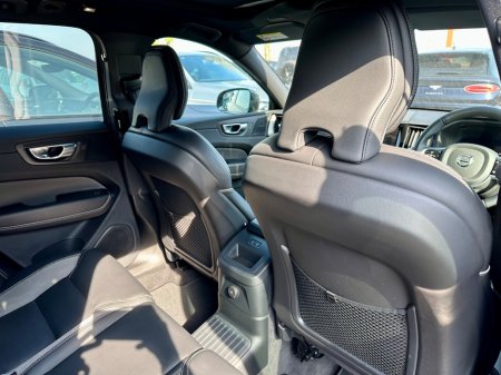 2025 Volvo XC60 - thumbnail 7