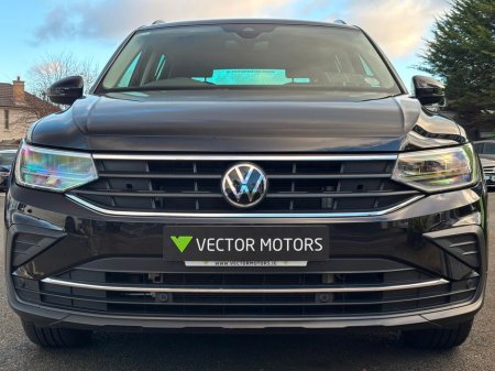 2022 Volkswagen Tiguan PLUG IN HYBRID PETROL 1.4 TSI AUTO PHEV €33,995 thumbnail