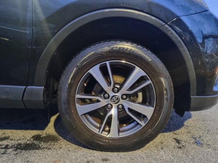 2016 Toyota Rav4 - thumbnail 10