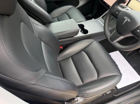 2024 Tesla Model Y Y RWD 420KM RANGE €36,950 thumbnail