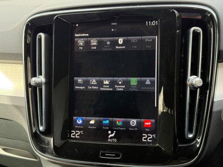 2023 Volvo XC40 - thumbnail 17