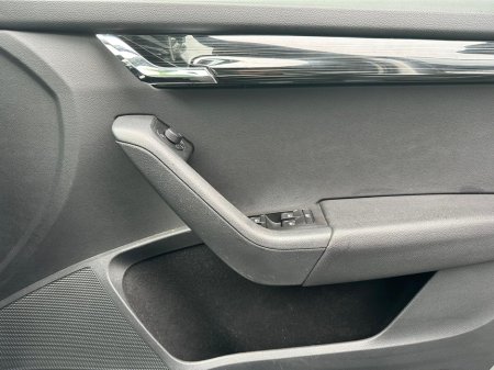 2017 Skoda Octavia - thumbnail 28