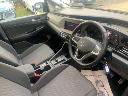 2023 Volkswagen Caddy MAXI LIFE 2.0 TDI DSG 7 SEATER // GREAT CONDITION // ONE OWNER // DOCUMENTED SERVICE HISTORY // 02/27 NCT AND €210 ROAD TAX // €38,950 thumbnail