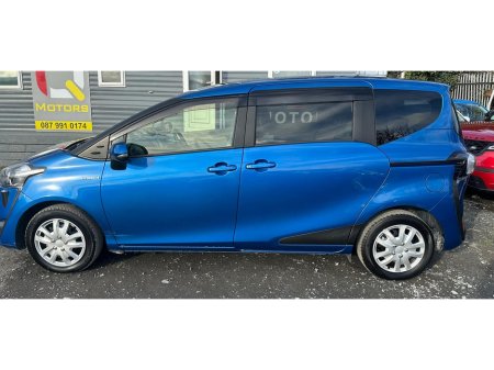 2016 Toyota Sienta 1.5 Petrol Hybrid Petrol 7 Seater Fresh Import €12,995
