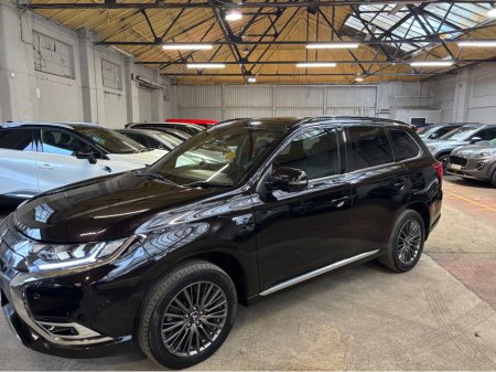 2019 Mitsubishi Outlander OUTL PHEV S-EDI S-EDITION 4DR AUTO €20,999 thumbnail