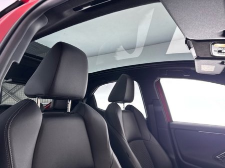 2024 Toyota Yaris HYBRID PLATINUM *TOP SPEC* €28,950 thumbnail