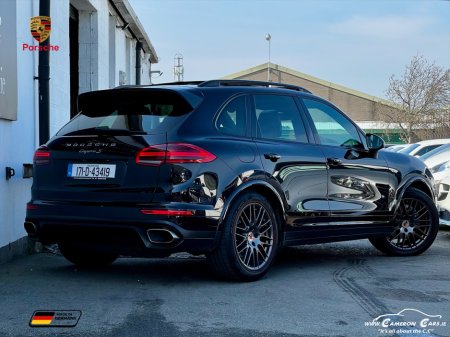 2017 Porsche Cayenne - thumbnail 4