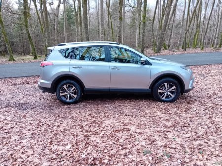 2017 Toyota Rav4 - thumbnail 5