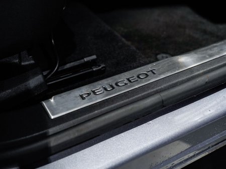 2024 Peugeot 3008 FL GT 1.5 HDI 130 Auto 6.4 4DR thumbnail