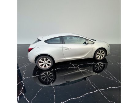 2012 Opel Astra - thumbnail 11