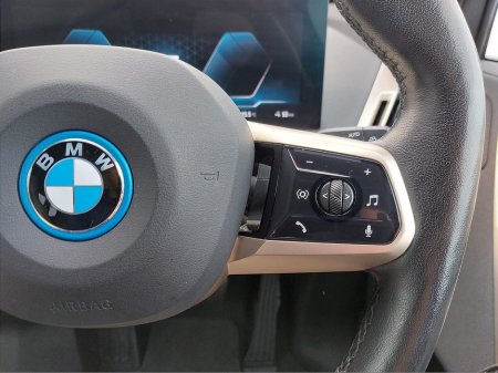 2023 BMW iX xDrive40 M Sport Edition €46,995 thumbnail