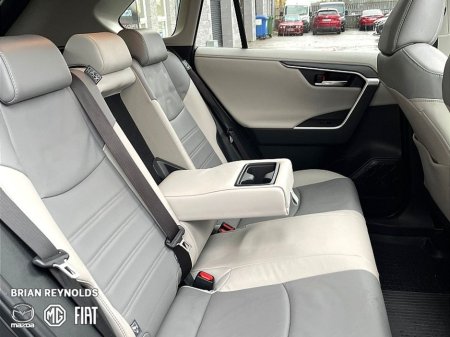 2021 Toyota Rav4 2.5 Hybrid Platinum 2WD €33,950 thumbnail