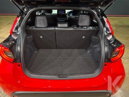 2025 Toyota Yaris - thumbnail 12