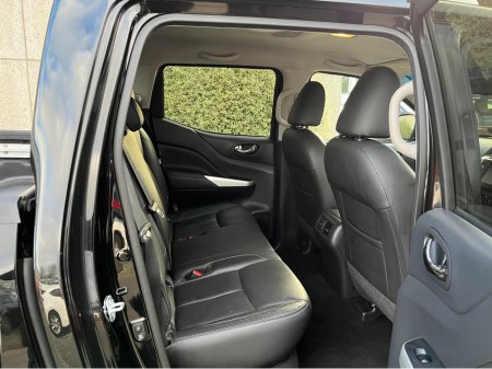 2018 Nissan Navara 2.3 DCI TEKNA D/C MANUAL //NO VAT//HIGH SPEC//FULL LEATHER HEATED SEATS//KEYLESS ENTRY//360 PARKING CAMERAS//SAT NAV// €21,950 thumbnail