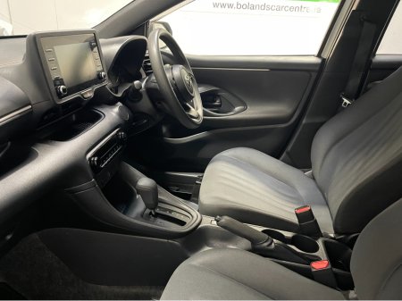 2020 Toyota Yaris - thumbnail 5