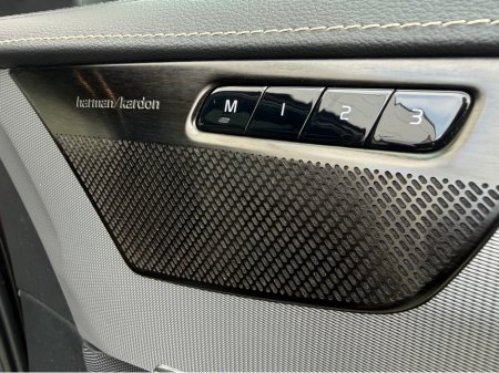 2022 Volvo XC90 - thumbnail 10
