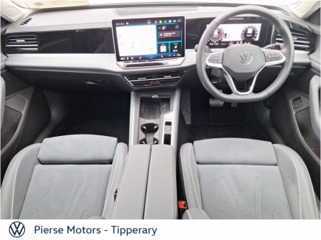 2025 Volkswagen Passat - thumbnail 4