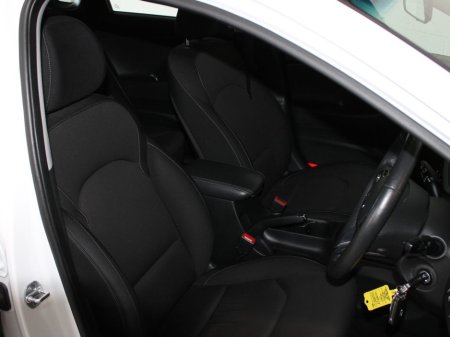 2017 Hyundai i30 i 30 Deluxe 5DR €12,450 thumbnail