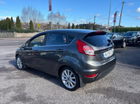 2016 Ford Fiesta - thumbnail 9