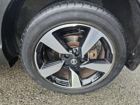 2017 Nissan Qashqai - thumbnail 36