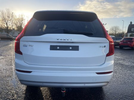 2021 Volvo XC90 Momentum thumbnail
